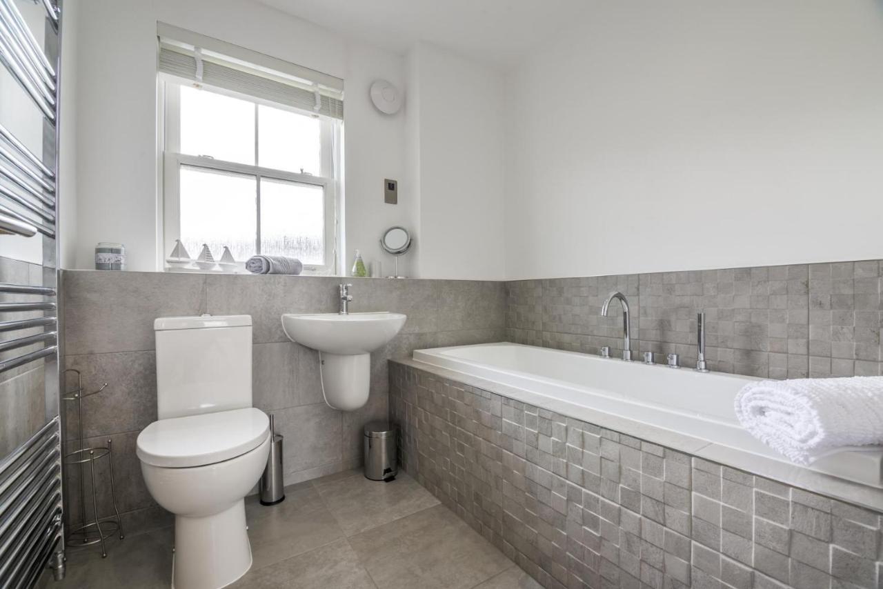 Milford Street - 5 Bedroom Luxurious Holiday Home - Saundersfoot Kültér fotó